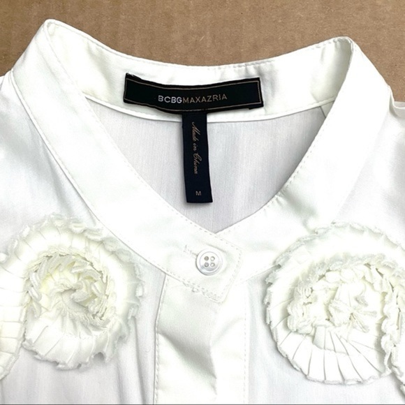 BCBGMAXAZRIA Ivory Rosette Fitted Dress Shirt Size L - Picture 6 of 12